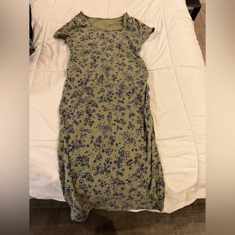 Isabel (snug fit) size medium maternity dress. Worn once.